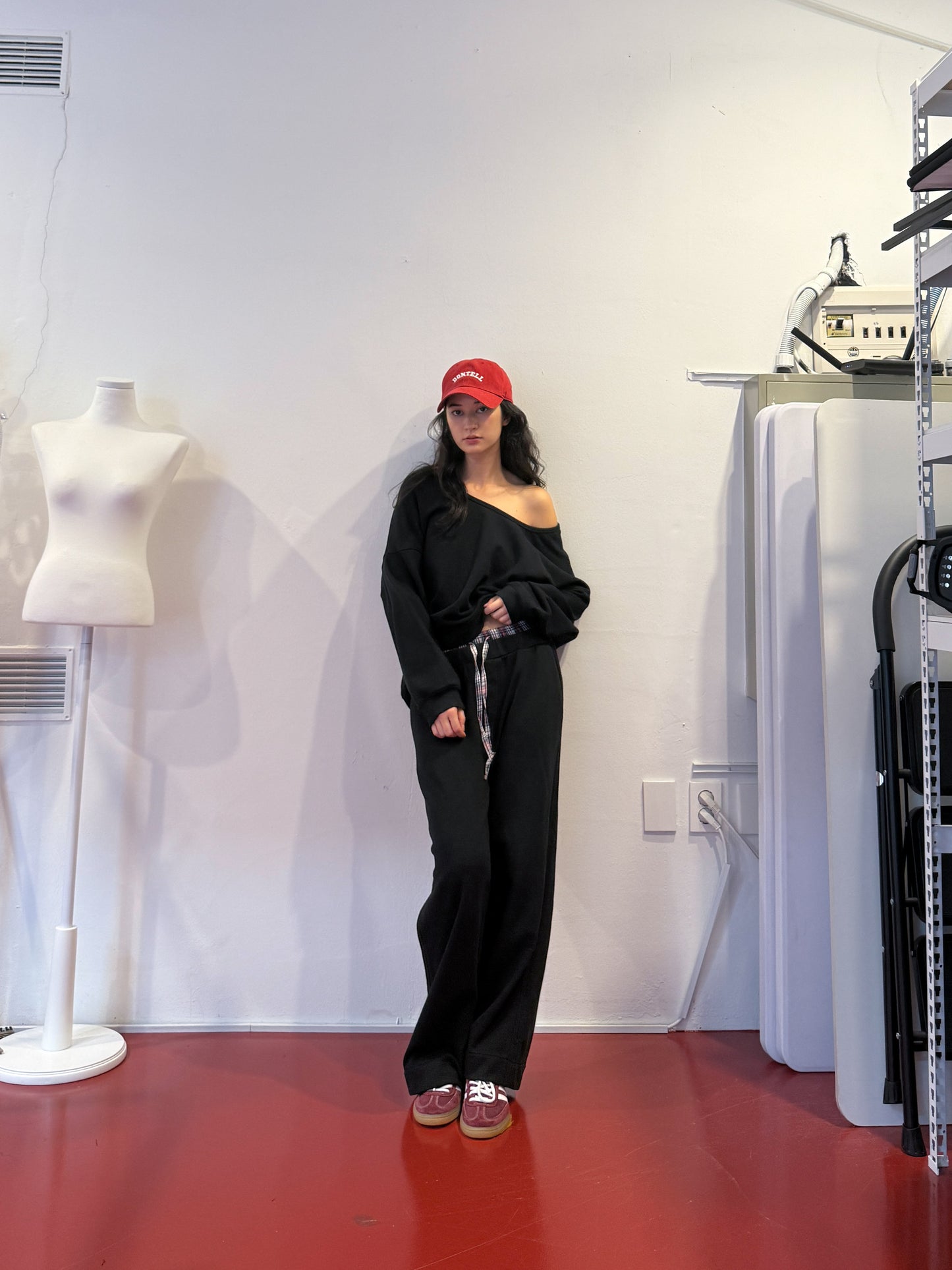 U-neck Sweatshirt | Black