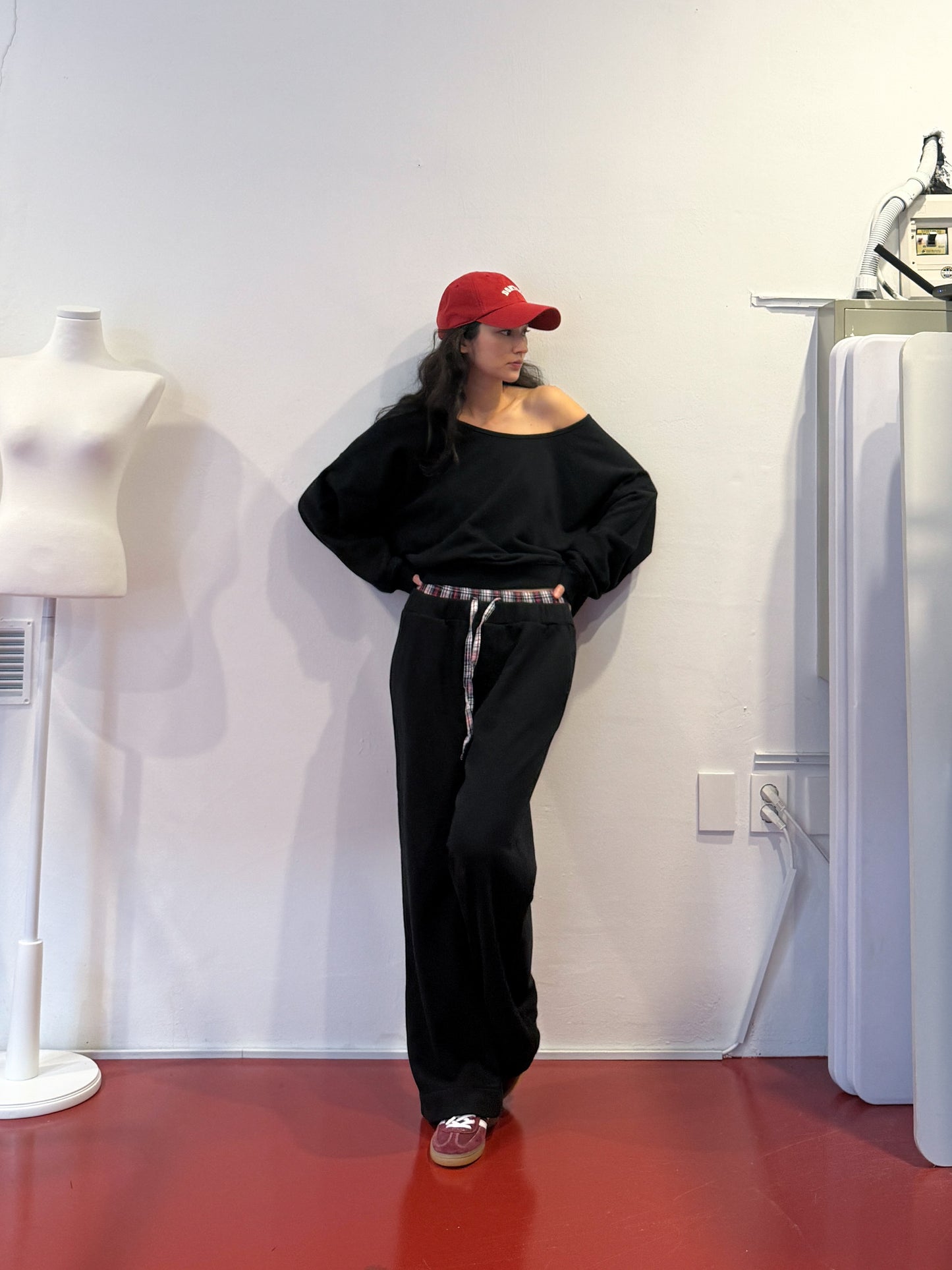 U-neck Sweatshirt | Black